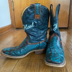 Women’s size 8 Tin Haul cowboy boots